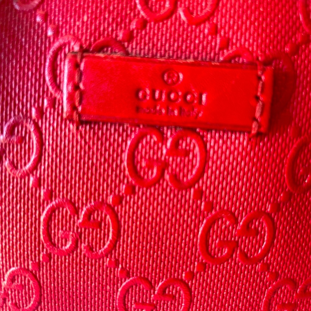 Authentic Gucci - Picture 4 of 6